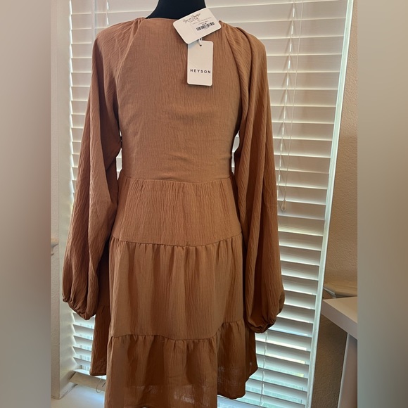 Heyson dress. NWT. Size small. - Picture 2 of 3